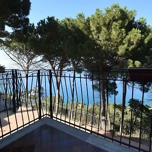 Couette-café Alba Tra I Pini, Cefalù